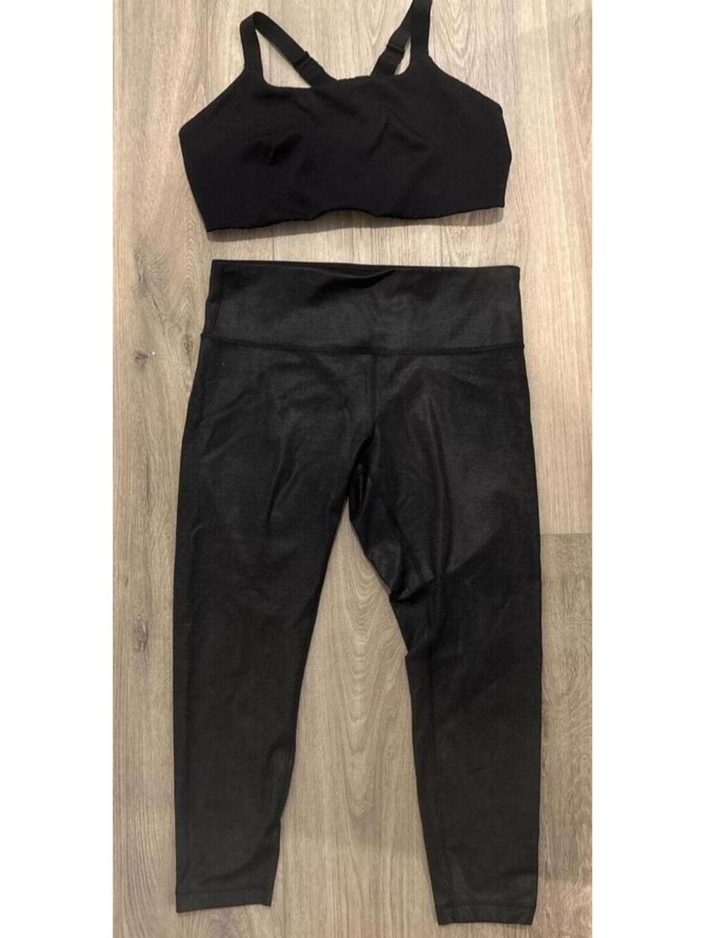 Lululemon Black Sports Bra and Leggings Set